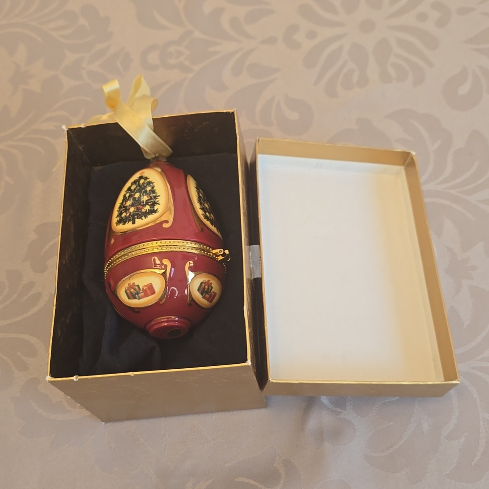 Vintage Mr. Christmas Egg Musical Ornament Trinket Box Holiday with box